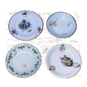 Antique mini plates / lot of 4